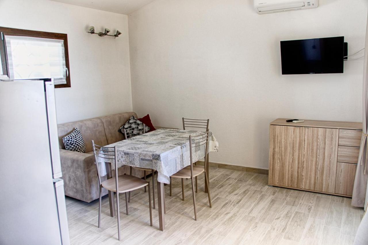 Aquilone Apartment บาเดซี ภายนอก รูปภาพ